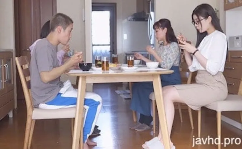 [start-094][vietsub] người yêu của anh trai tương lai đã gợi cảm tôi rei kamiki